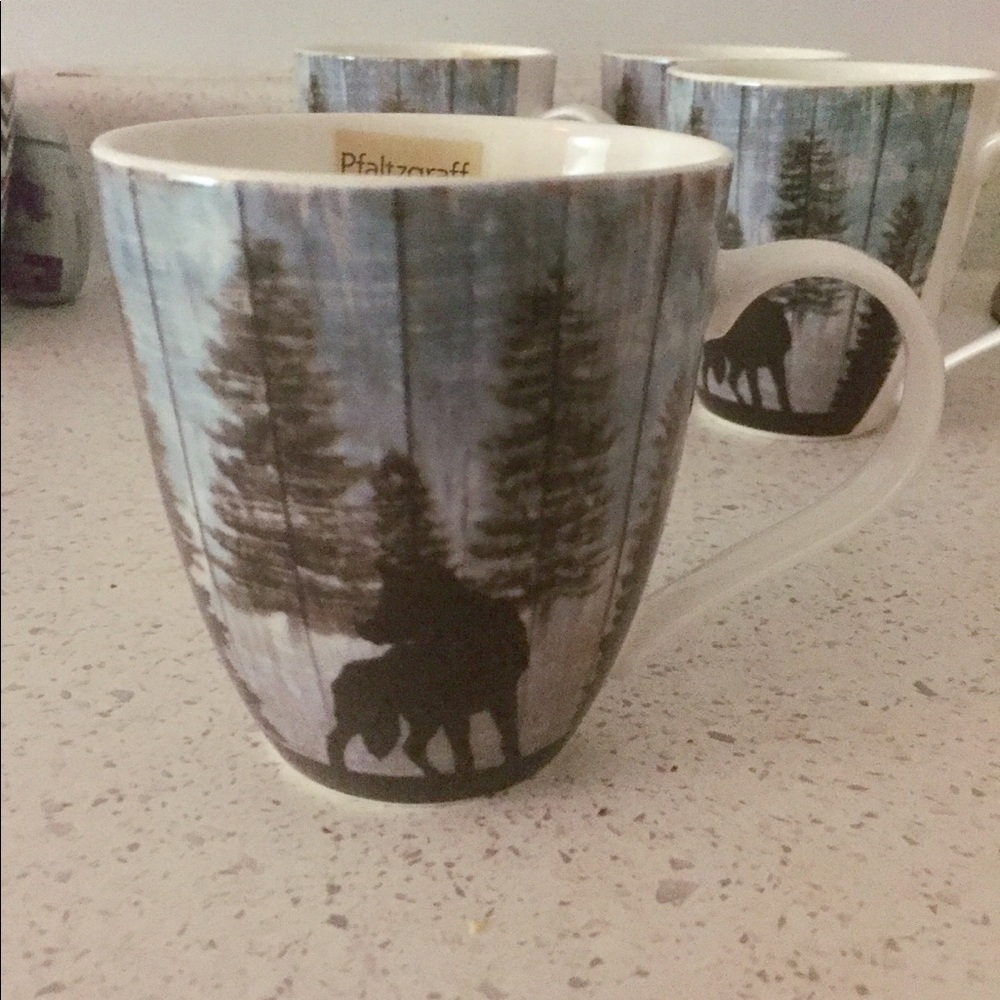 Set of 2 Pfaltzgraff “Wildlife Wolf” Mugs NWT Gift Idea!